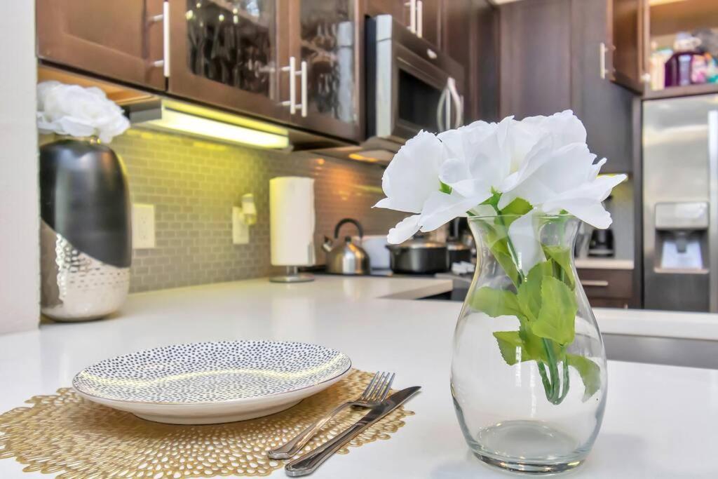 Penthouse Cool-Oasis-In-Houston-Rental Car Available-View-Great-Sleep ภายนอก รูปภาพ