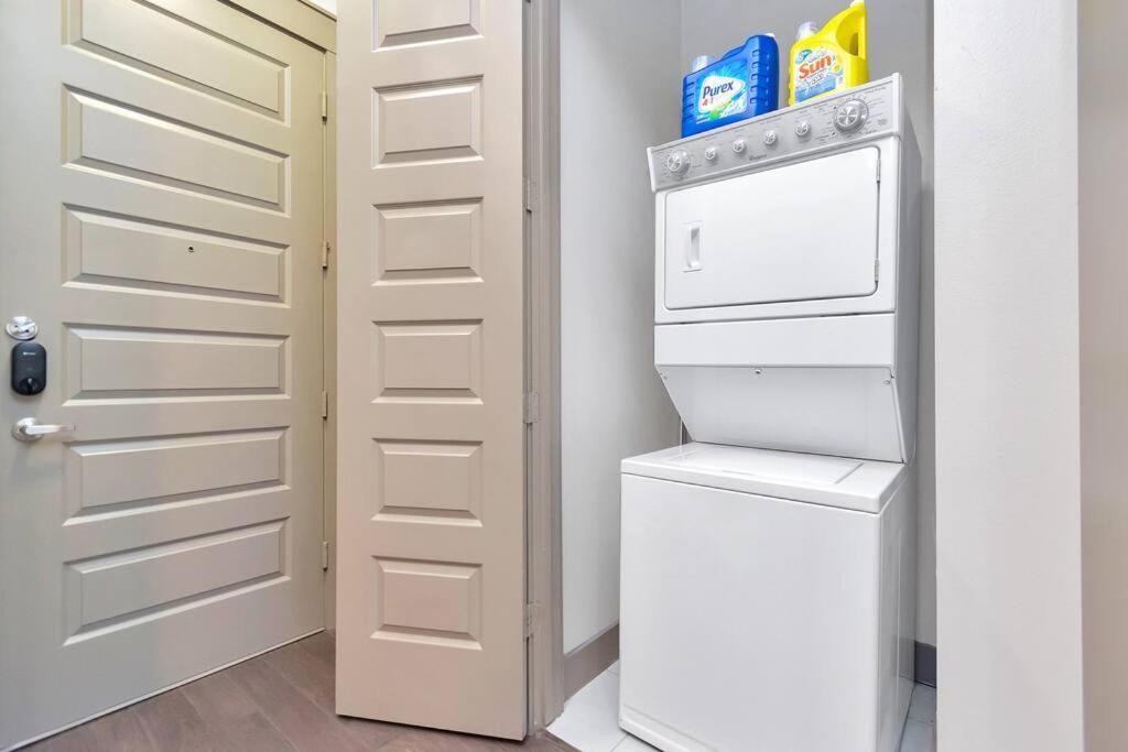 Penthouse Cool-Oasis-In-Houston-Rental Car Available-View-Great-Sleep ภายนอก รูปภาพ