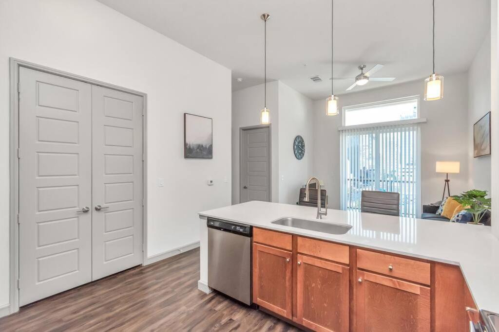 Penthouse Cool-Oasis-In-Houston-Rental Car Available-View-Great-Sleep ภายนอก รูปภาพ